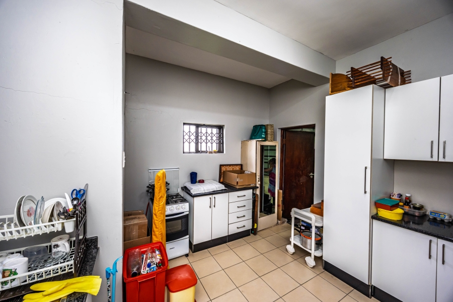 To Let 5 Bedroom Property for Rent in Cove Rock Eastern Cape